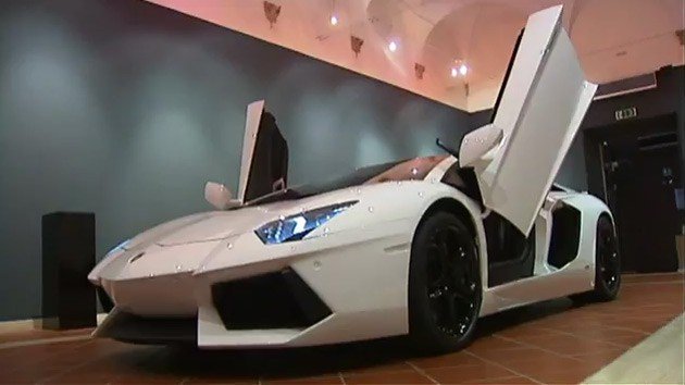 How to fit a large Lamborghini into a small room (localized)