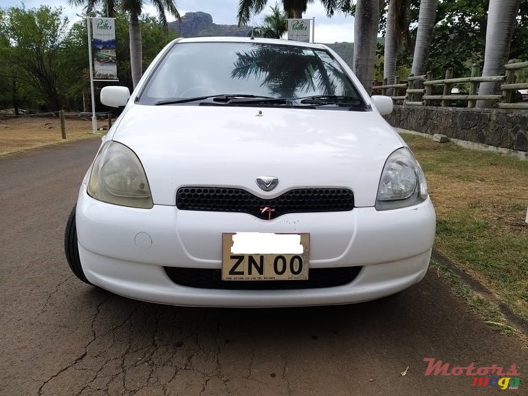 2000 Toyota Vitz SCP10 in Port Louis, Mauritius - 4