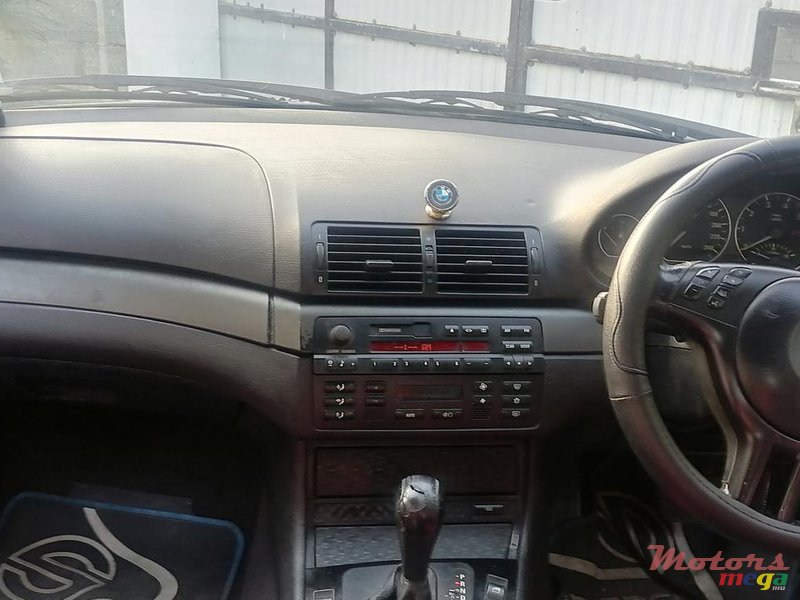 2003 BMW 318 en Port Louis, Maurice - 5