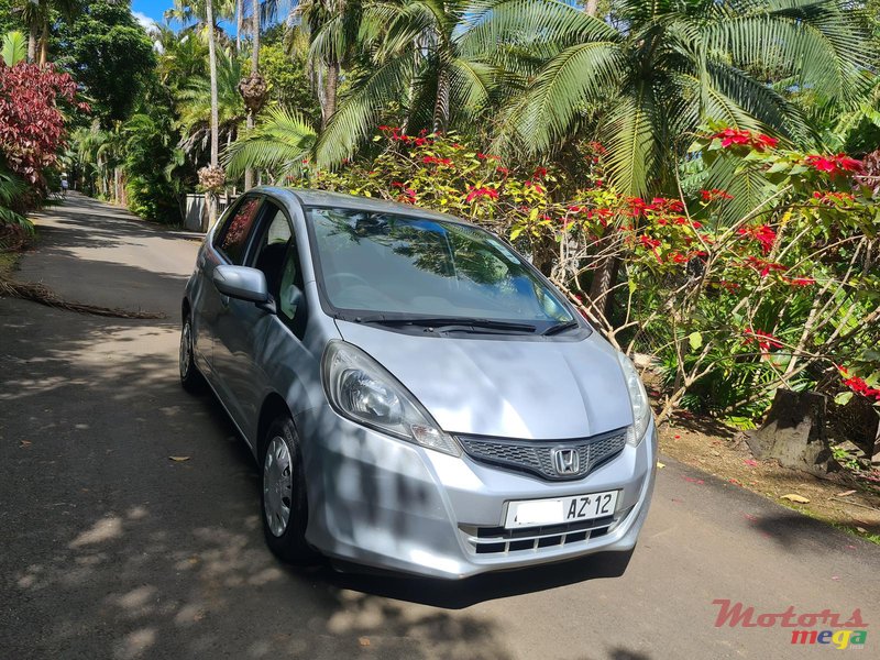 2012 Honda Fit Automatic in Vacoas-Phoenix, Mauritius - 4
