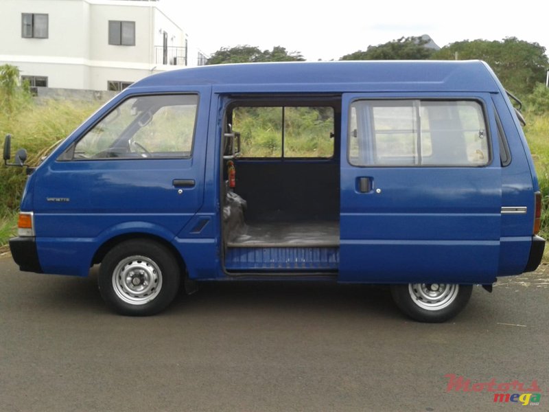 1991 Nissan Vanette cargo in Port Louis, Mauritius - 7