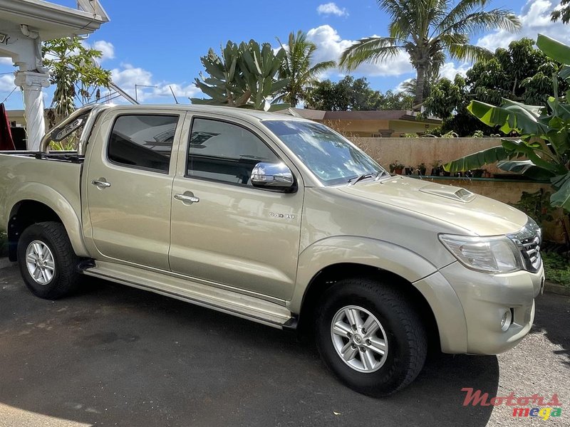 2013 Toyota Hilux Raider 3.0 in Rose Hill - Quatres Bornes, Mauritius - 4