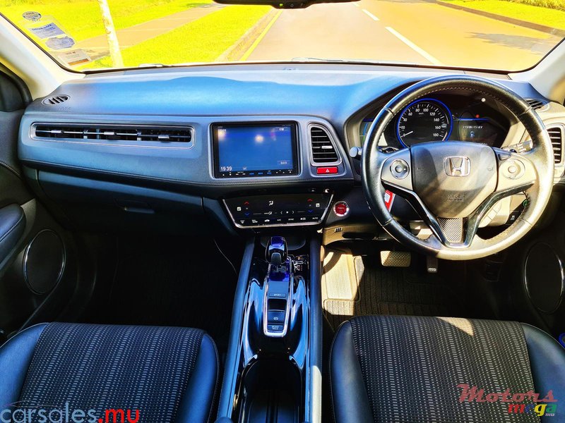 2014 Honda Vezel Z Hybrid in Moka, Mauritius - 6