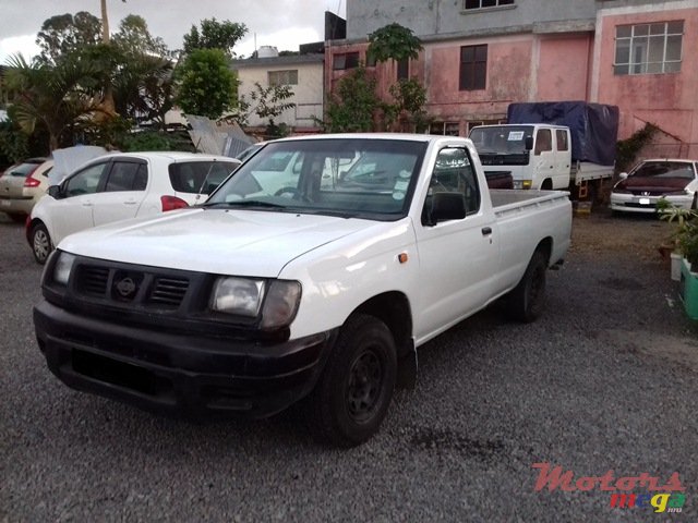 2000 Nissan Single Cab in Quartier Militaire, Mauritius - 3