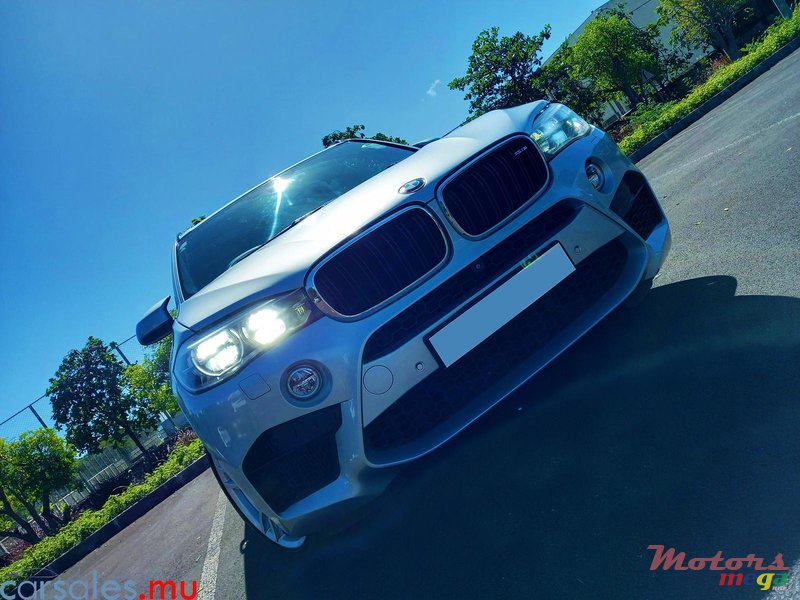 2016 BMW X5 M 4.4 V8 en Moka, Maurice