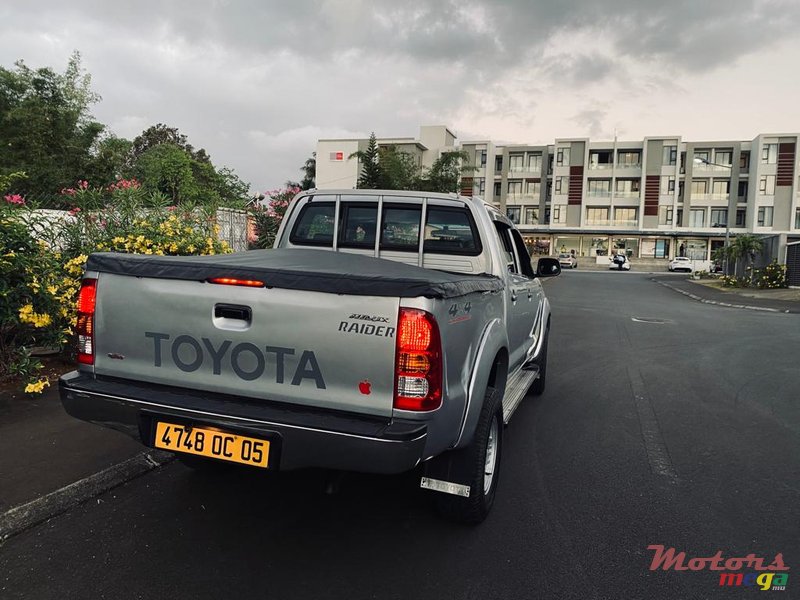 2005 Toyota Hilux any in Curepipe, Mauritius - 5