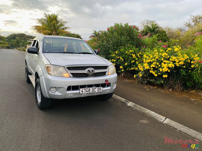 2005 Toyota Hilux any in Curepipe, Mauritius - 4
