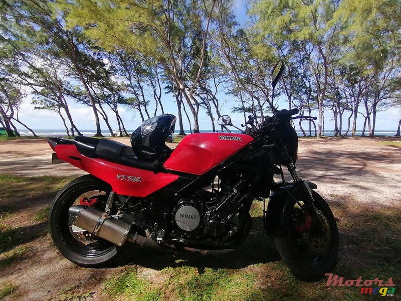 1997 Yamaha Hp boost upto 92 in Flacq - Belle Mare, Mauritius - 2