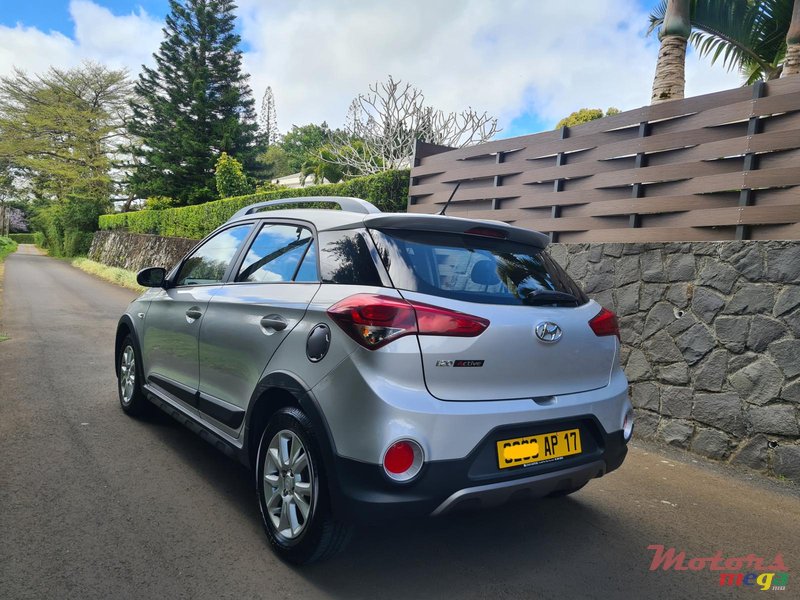 2017 Hyundai i20 Cross automatic in Vacoas-Phoenix, Mauritius - 4