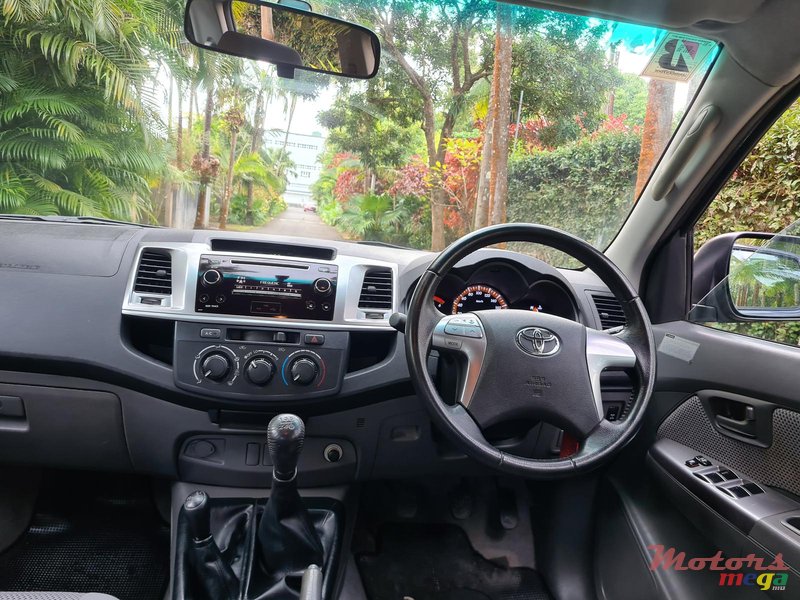 2014 Toyota Hilux 3.0 4x4 en Vacoas-Phoenix, Maurice - 6