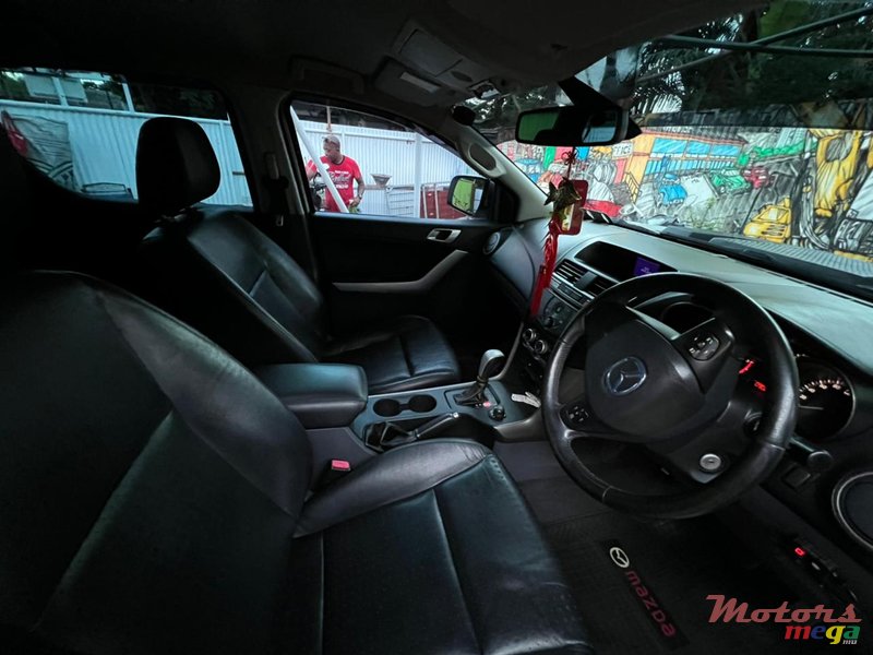 2016 Mazda BT-50 Auto 3.2 en Vacoas-Phoenix, Maurice - 5