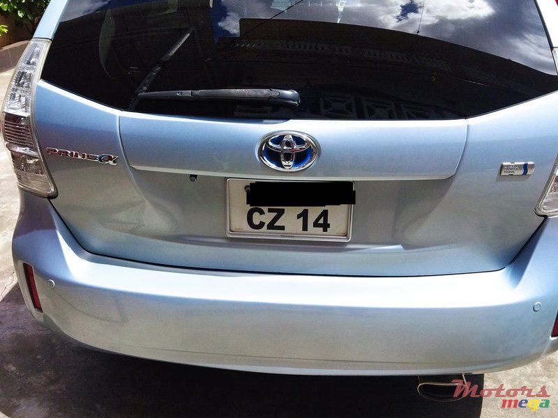 2014 Toyota Prius Hybride 7 seater in Port Louis, Mauritius - 7