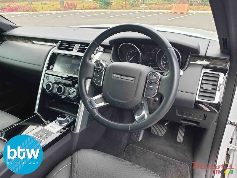 2017 Land Rover Discovery HSE Luxury Si6 en Moka, Maurice - 7