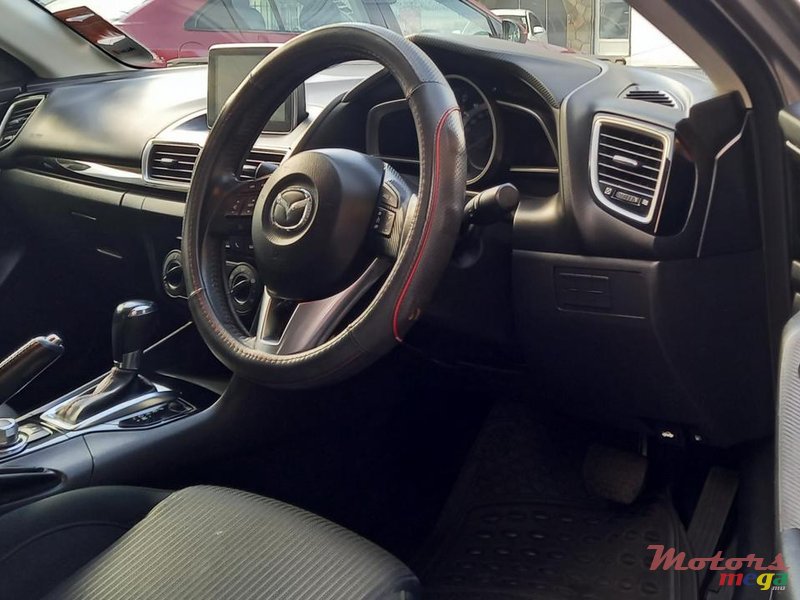 2015 Mazda 3 en Vacoas-Phoenix, Maurice - 6
