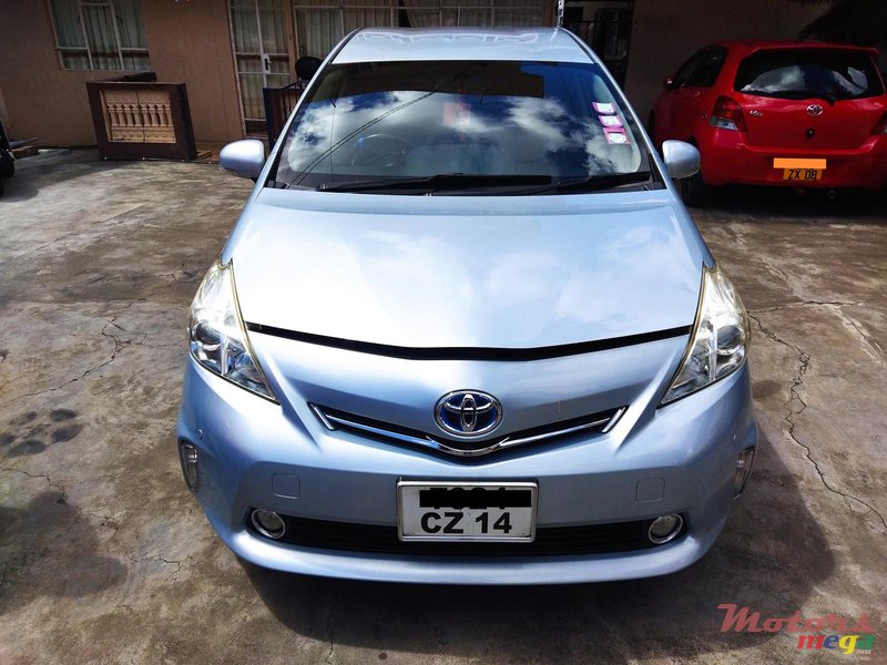 2014 Toyota Prius Hybride 7 seater in Port Louis, Mauritius - 6