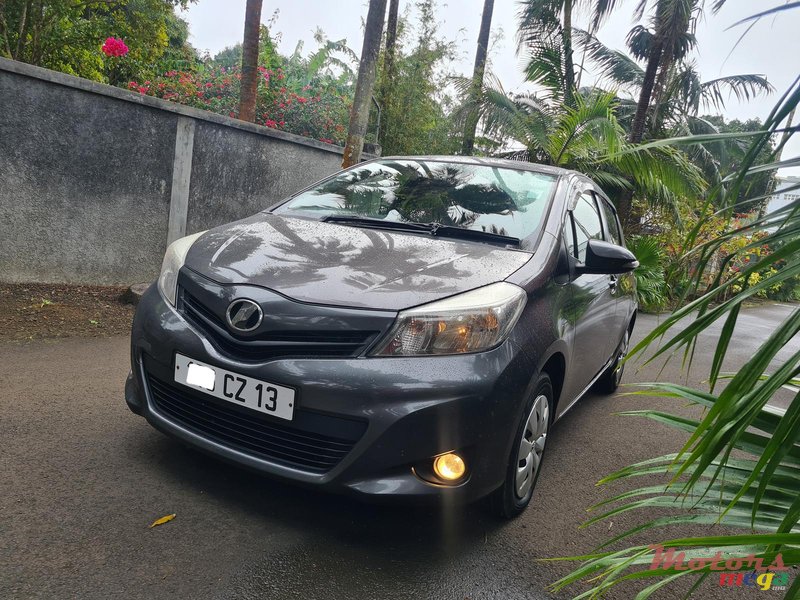2013 Toyota Vitz 1.3 automatic in Vacoas-Phoenix, Mauritius - 2