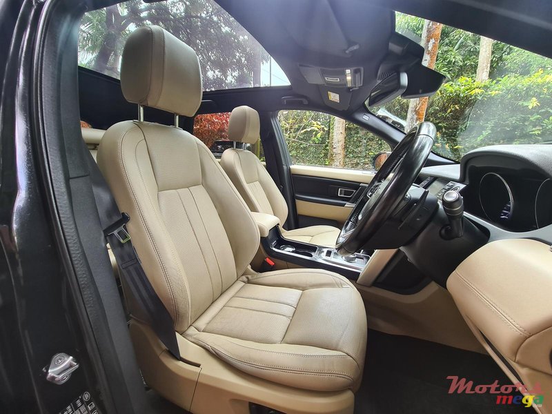 2015 Land Rover Discovery Sport Automatic in Vacoas-Phoenix, Mauritius - 5