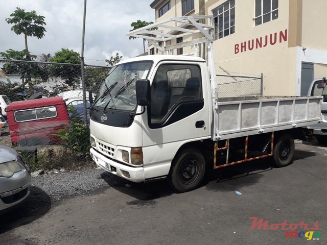 1998 Isuzu Hi-com Lorry in Quartier Militaire, Mauritius - 2