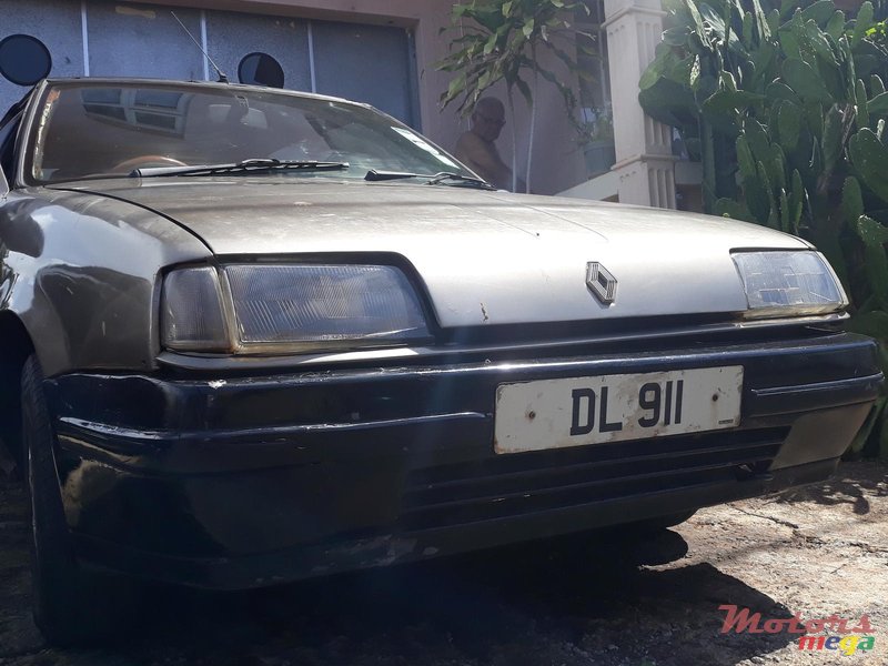 1989 Renault 19 en Port Louis, Maurice