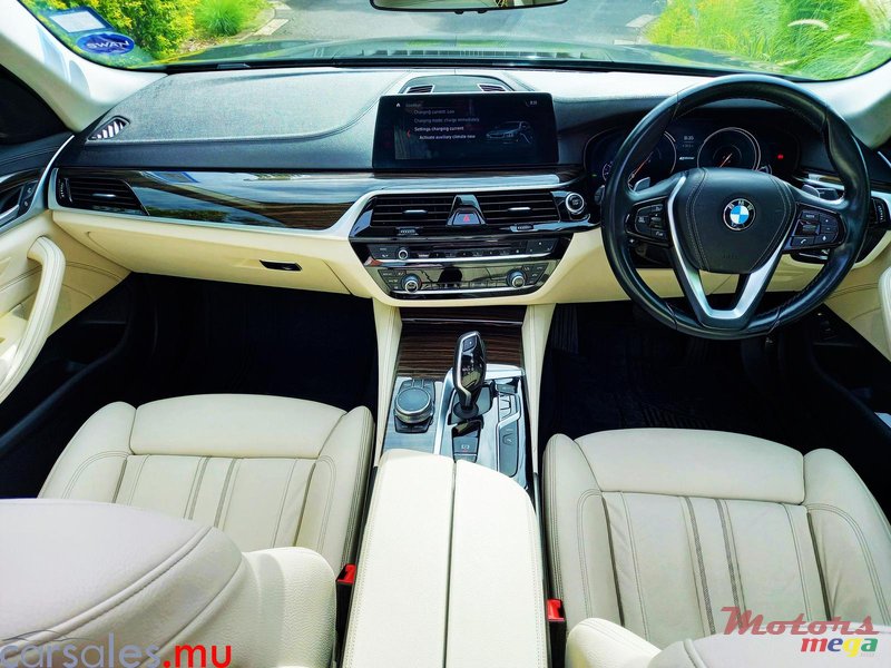 2018 BMW 530 e Luxury Line eDrive en Moka, Maurice - 6