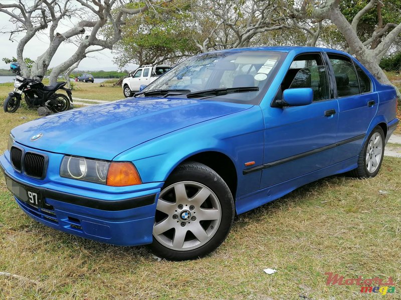 1997 BMW 318 E36 en Vacoas-Phoenix, Maurice - 3