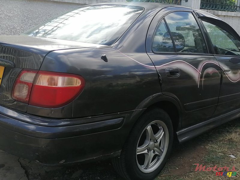 2000 Nissan Sunny in Port Louis, Mauritius - 3