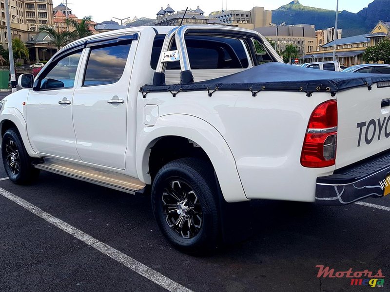 2015 Toyota Hilux 2.5 TURBO in Port Louis, Mauritius - 2