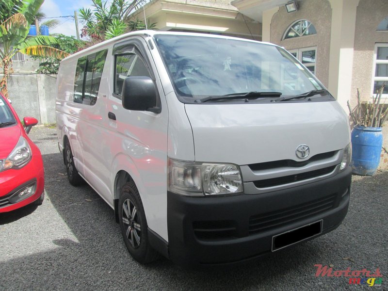 2009 Toyota Hiace in Trou aux Biches, Mauritius - 2