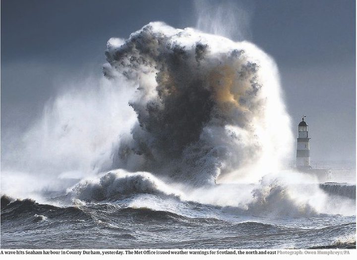 Picture of the Day: Giant Waves in UK