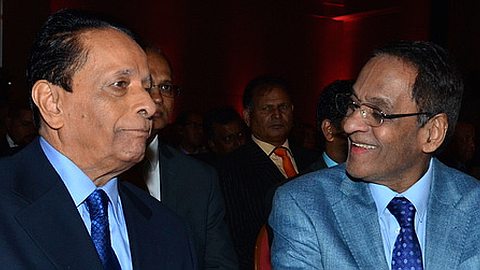 Malaise au Sein du Gouvernement: Vers la Révocation de Lutchmeenaraidoo