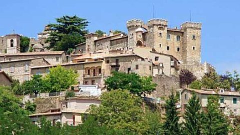 BAI: Comment l’Argent des Assurés a Financé l’Achat d’un Château Princier