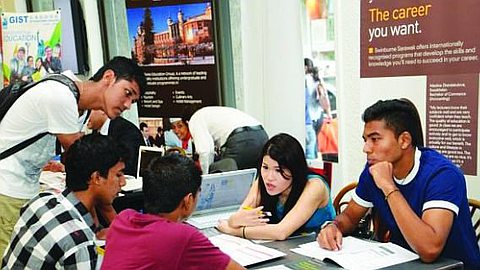 Malaysia Offers 100 Scholarships