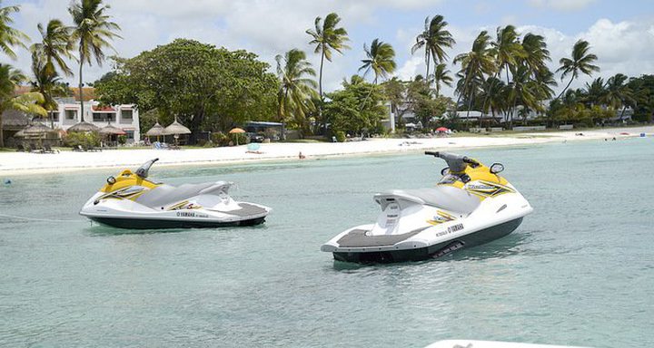 Après Trou-aux-Biches, des Jet-Ski Plus Puissants 