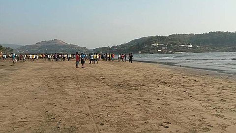 India, Raigad: 13 Pune College Students Drown During Picnic at Murud Beach