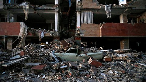 Iran-Iraq Earthquake Kills More Than 300