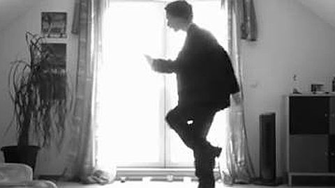 Video of the Day: Man with Awesome Dance Moves will Amaze You