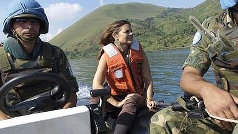 Trafic D’armes Allégué: Kathi Austin Entendue par l’ICAC à Londres