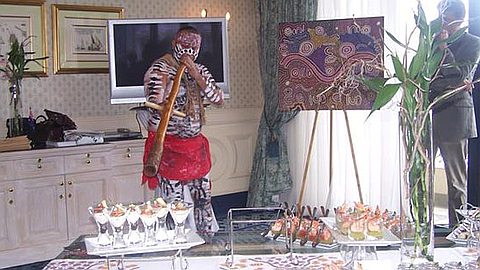 Sorties: Cabaret-Concert, l’Australie se Dévoile et l’Art s’Expose