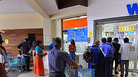 Réouverture des supermarchés, règles strictes pour le shopping