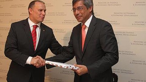 Mauritius Seychelles: XLD And Jean-Paul Adam Signed A Joint Statement