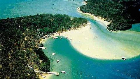 Ile-aux-Cerfs: les pêcheurs pestent contre les travaux du Shangri-La’s Le Touessrok