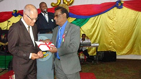 Serge Clair: «Eski Morisien vrémen konn sa zil ki apel Rodrigues?»