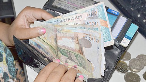 Congé Maternité Etendu: Coût Supplémentaire de Rs 250 M par An