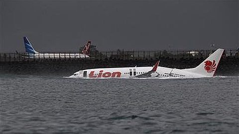 All Safe as Lion Air Plane Misses Bali Runway, Lands in Sea