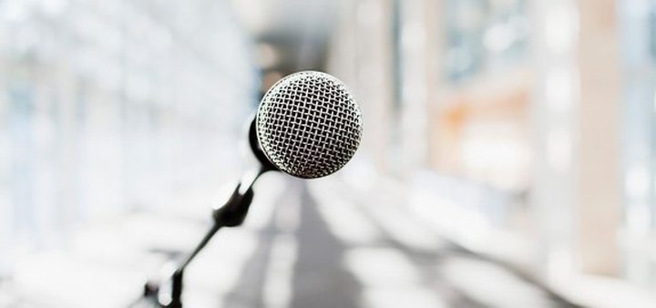 Public Speaking for Introverts: 6 Essential Tips