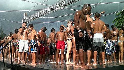 Mauritius in the Guinness World Records for Organizing the World's Largest Shower