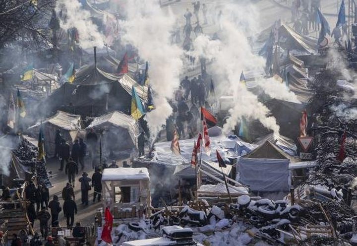 Ukraine Protesters Seize Building, Put Up More...