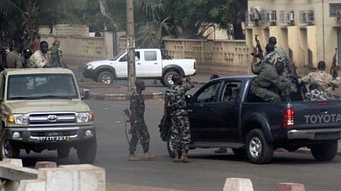 Mali: les Mutins Disent Contrôler la Présidence et Avoir Arrêté des Ministres