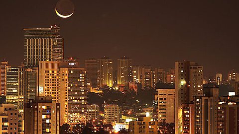 Picture of the Day: Crescent Moon Over Sao Paulo