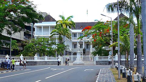 Financement: l’État pourrait subventionner les partis politiques